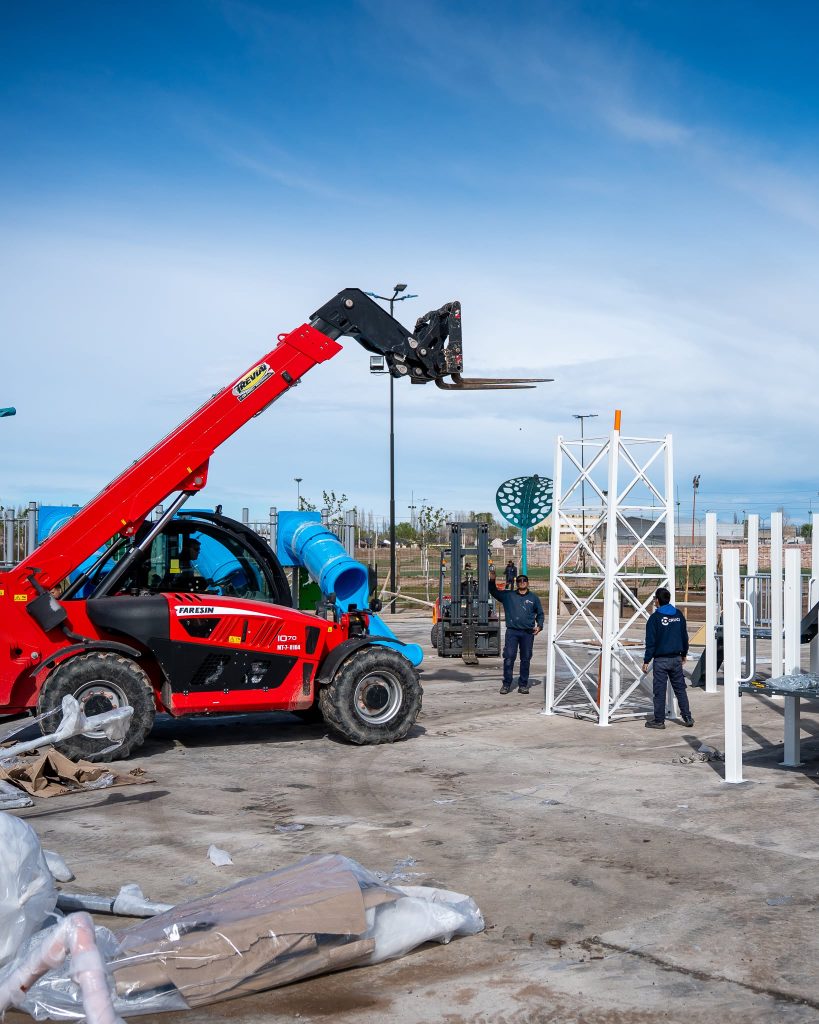 Comenzó la instalación de juegos en el Parque de las Energías