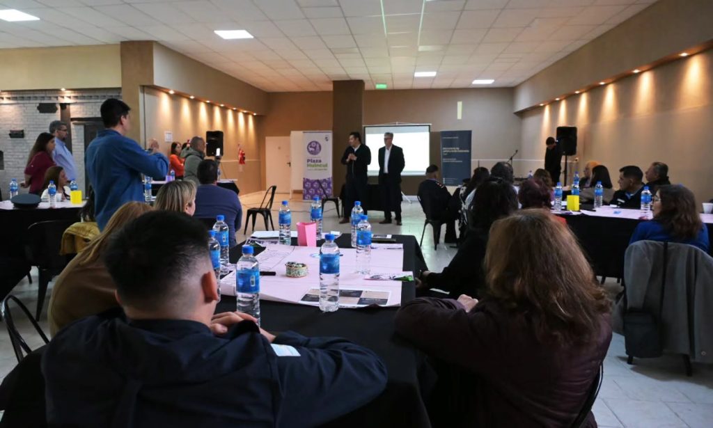 Plaza Huincul fue sede de un nuevo foro del programa Neuquén Próximo 2030-2050