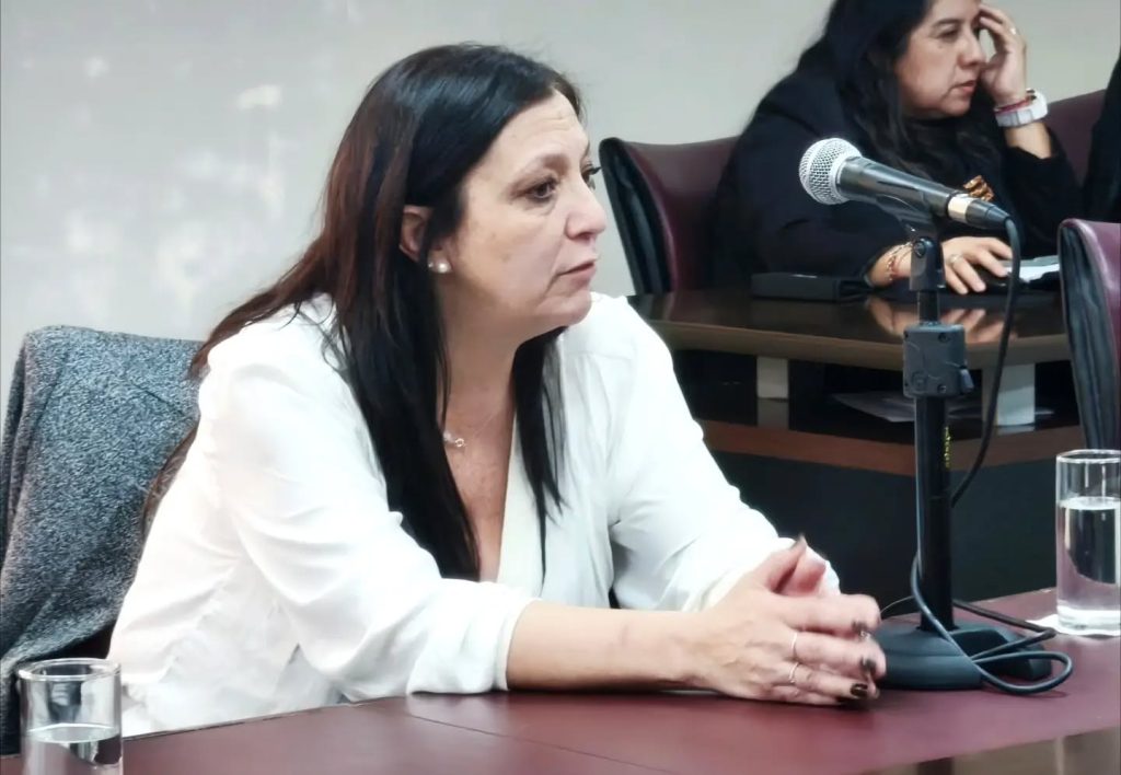 Educación analiza sumar horas de clase en las escuelas primarias