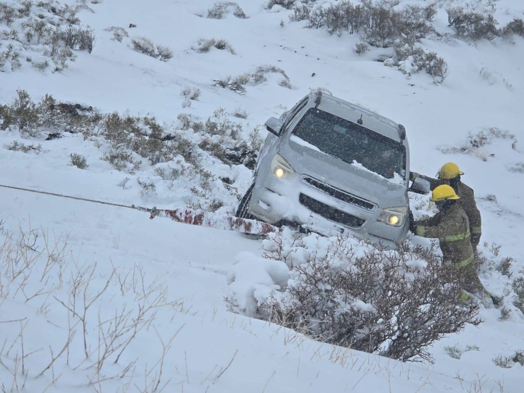 Una camioneta desbarrancó 50 metros en la Ruta 43, cerca de Andacollo