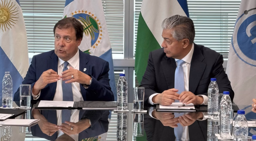 Figueroa y Weretilneck acompañarán a Milei en la Argentina Week de París