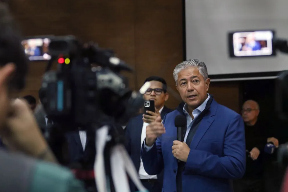 Figueroa envió a la Legislatura el acuerdo vial con petroleras