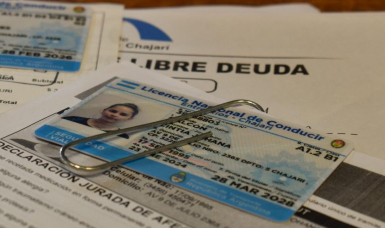 La licencia podrá tramitarse sin pagar las multas pendientes