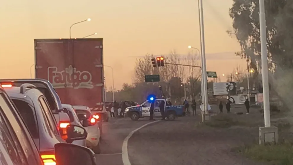 Corte en la Ruta 7: demoras entre Centenario y Neuquén