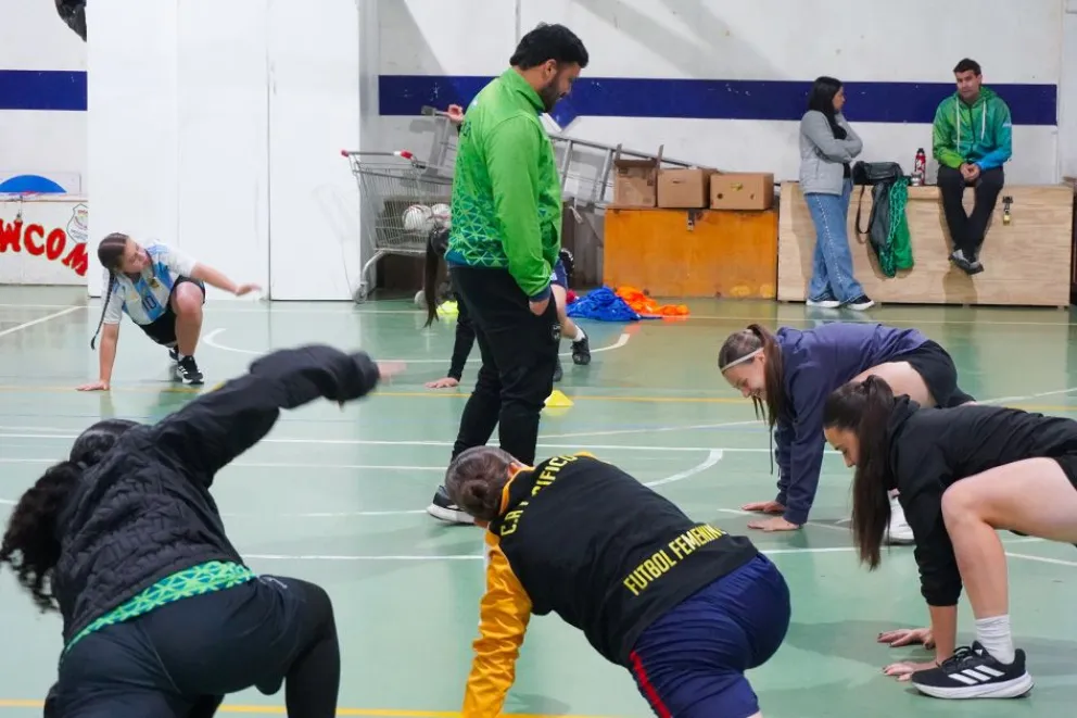 Los equipos neuquinos parten a Chile para competir en los Juegos de la Araucanía