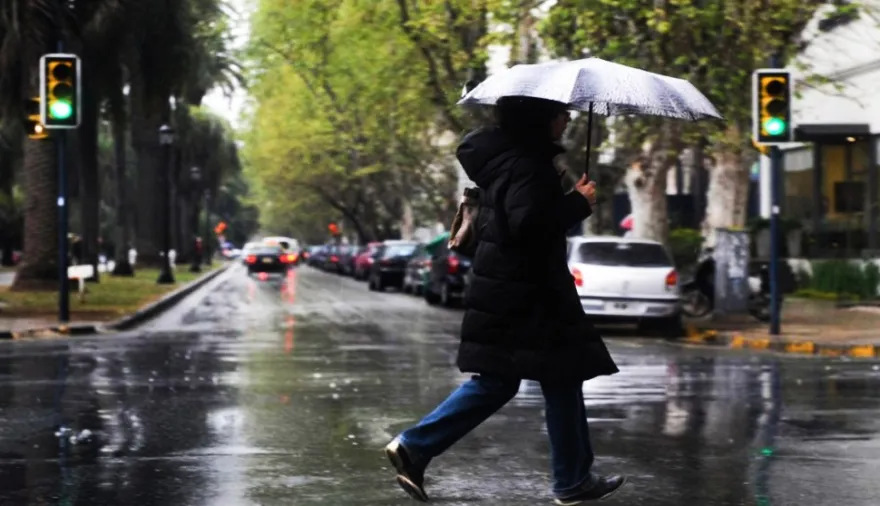 El frío llega con lluvias y se queda varios días en el Alto Valle